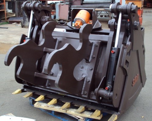 Custom scoop/sift bucket